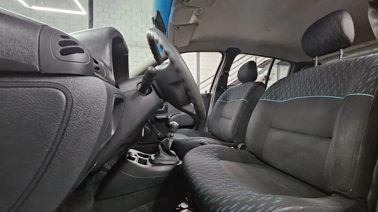 RENAULT Clio Hatch - Miniatura