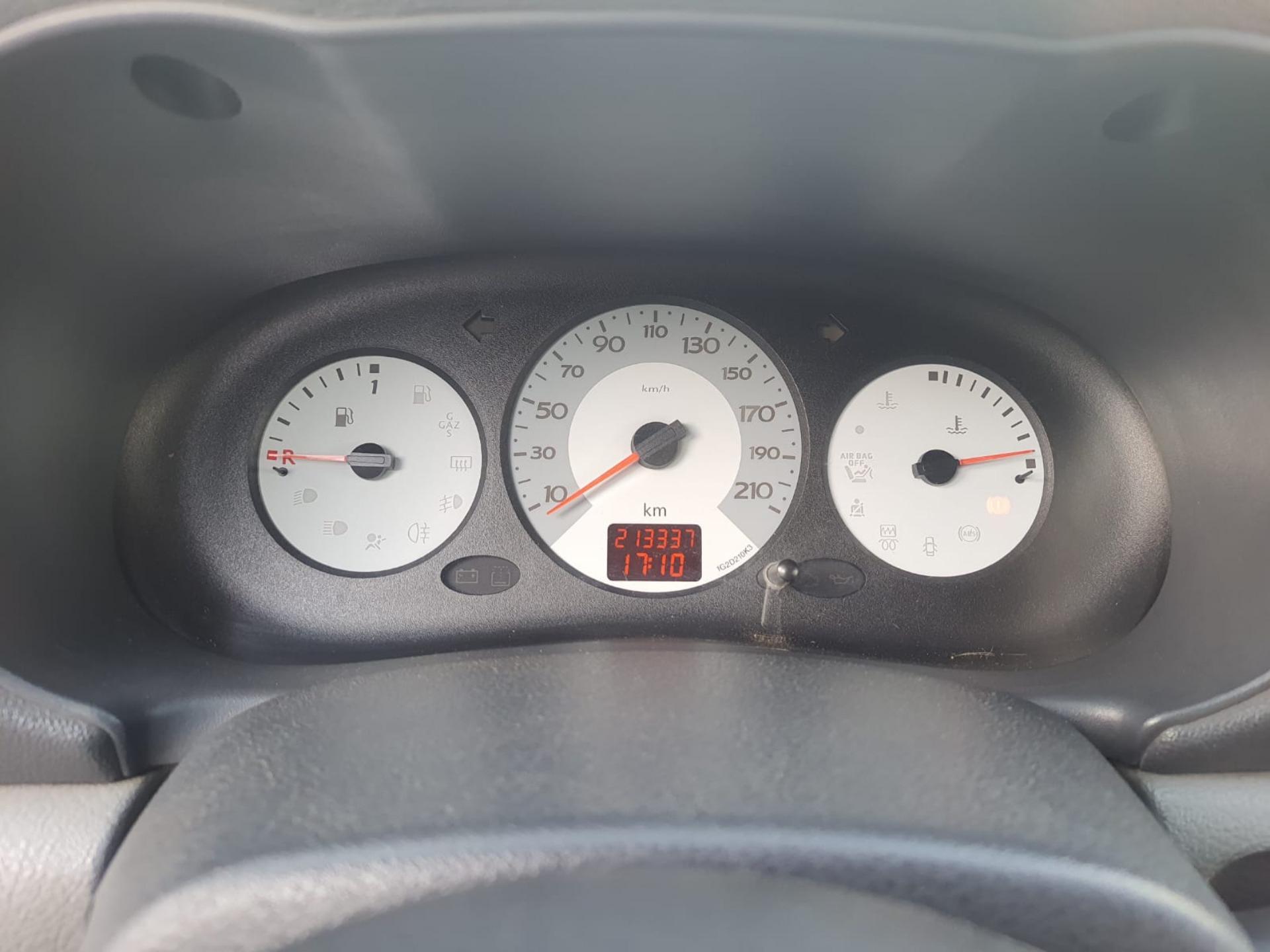 RENAULT Clio Hatch - Miniatura