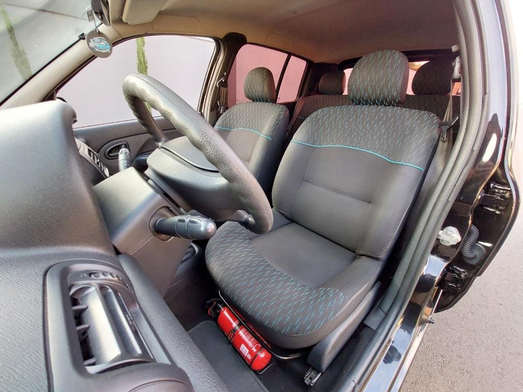 RENAULT Clio Hatch - Foto