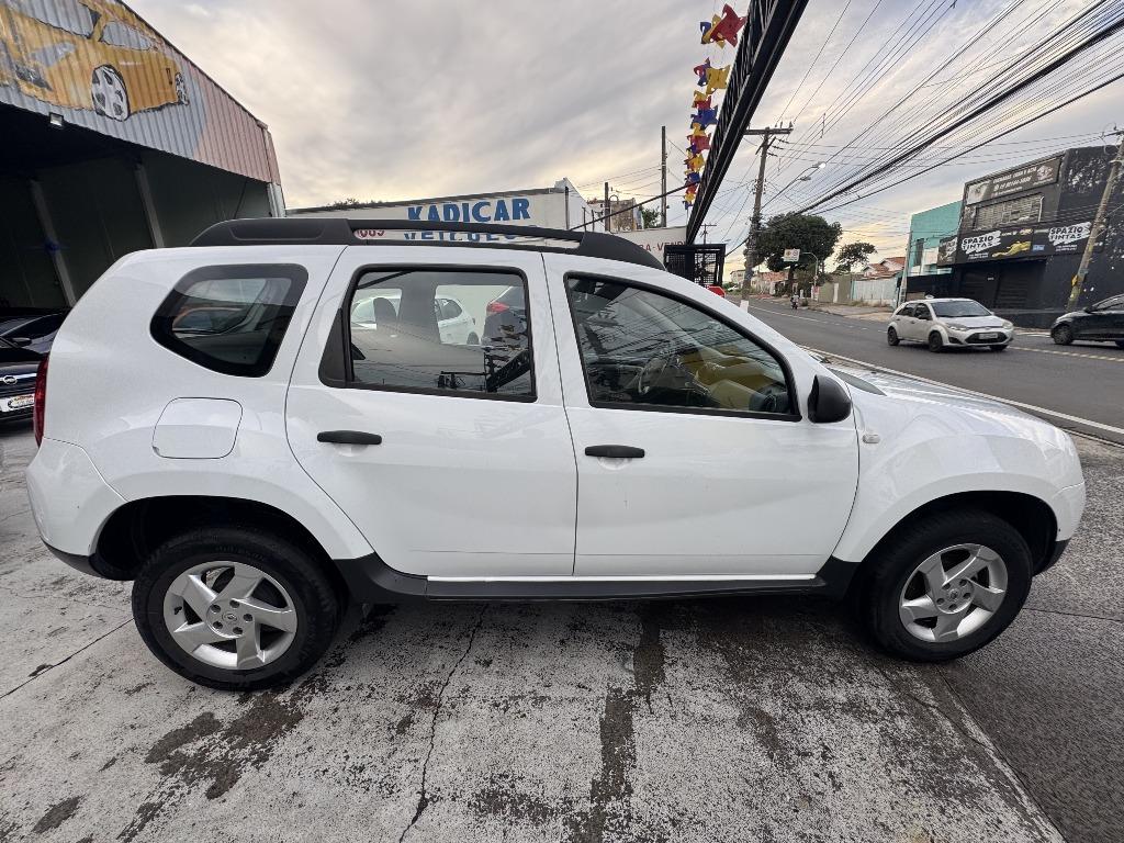 RENAULT Duster - Miniatura