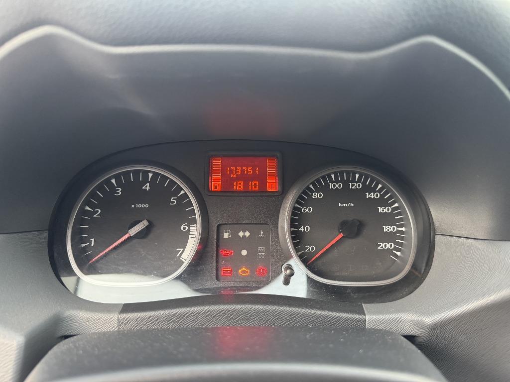 RENAULT Duster - Miniatura