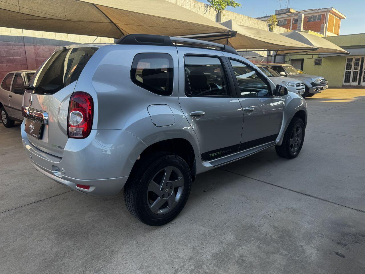 RENAULT Duster - Foto