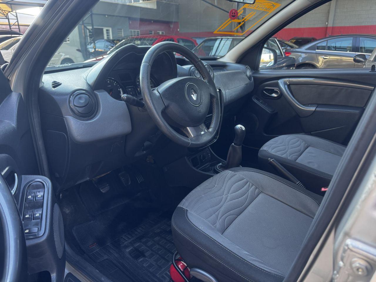 RENAULT Duster - Foto