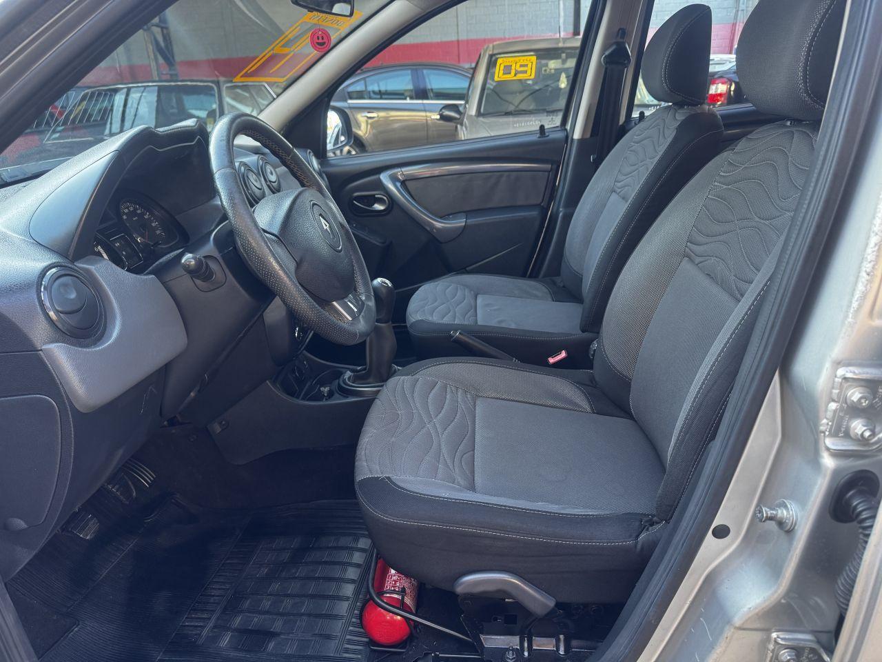 RENAULT Duster - Foto