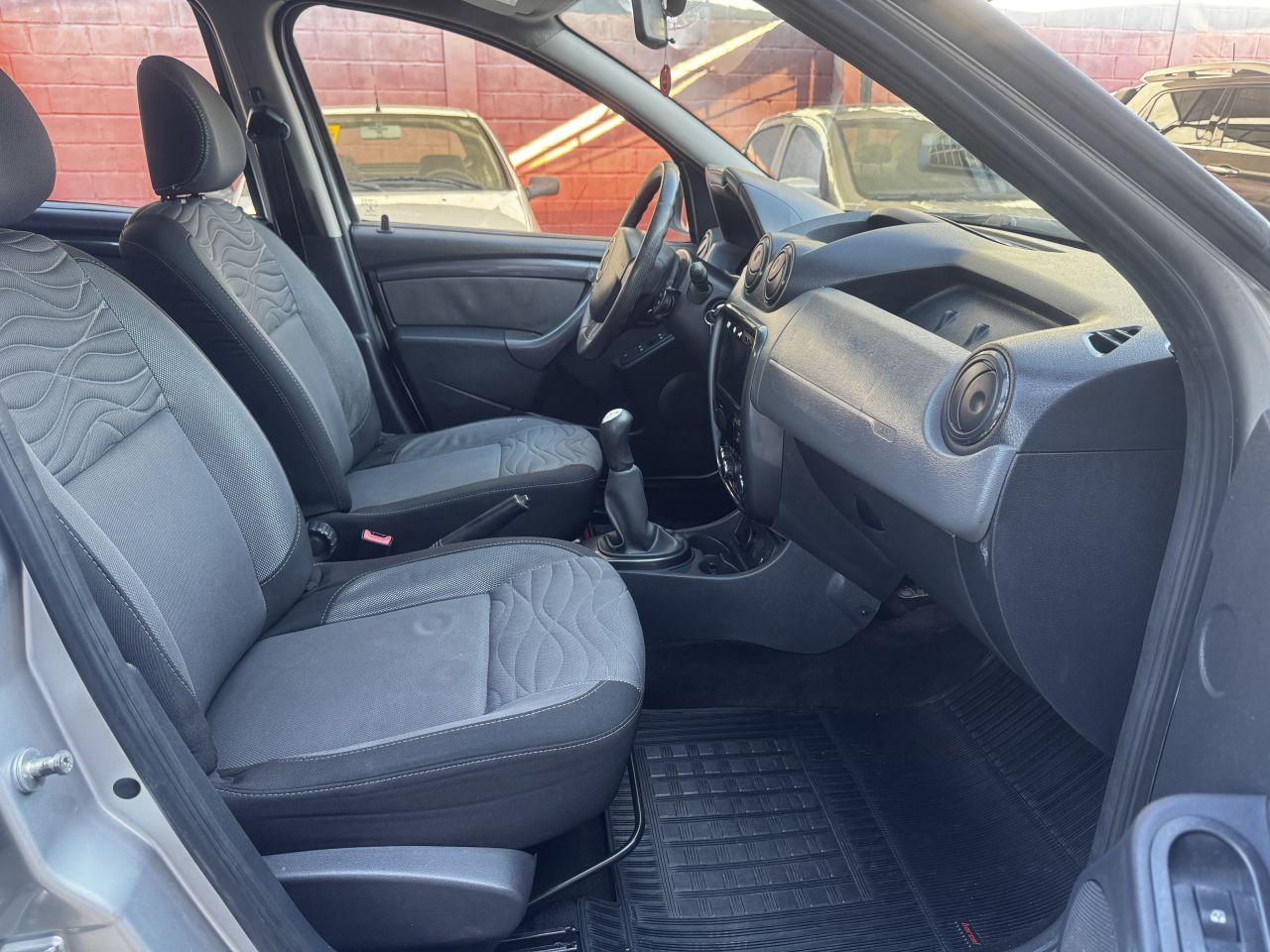 RENAULT Duster - Foto