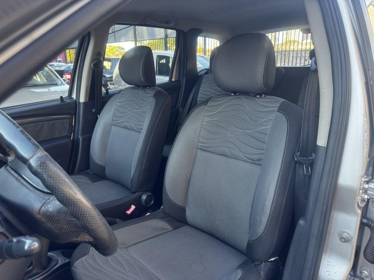 RENAULT Duster - Foto