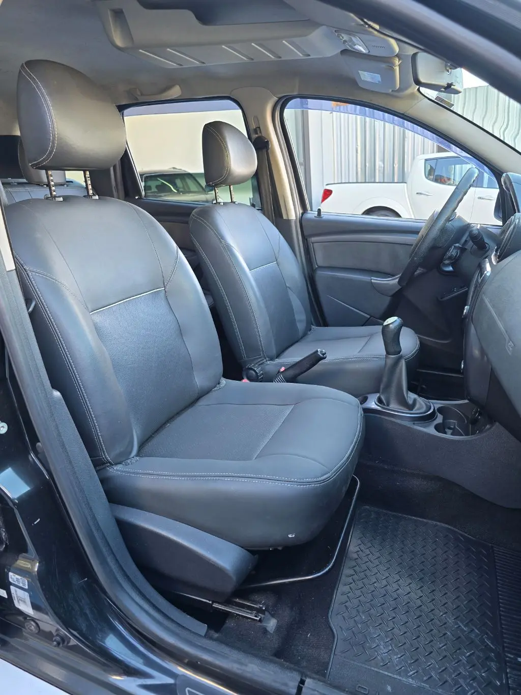 RENAULT Duster - Foto