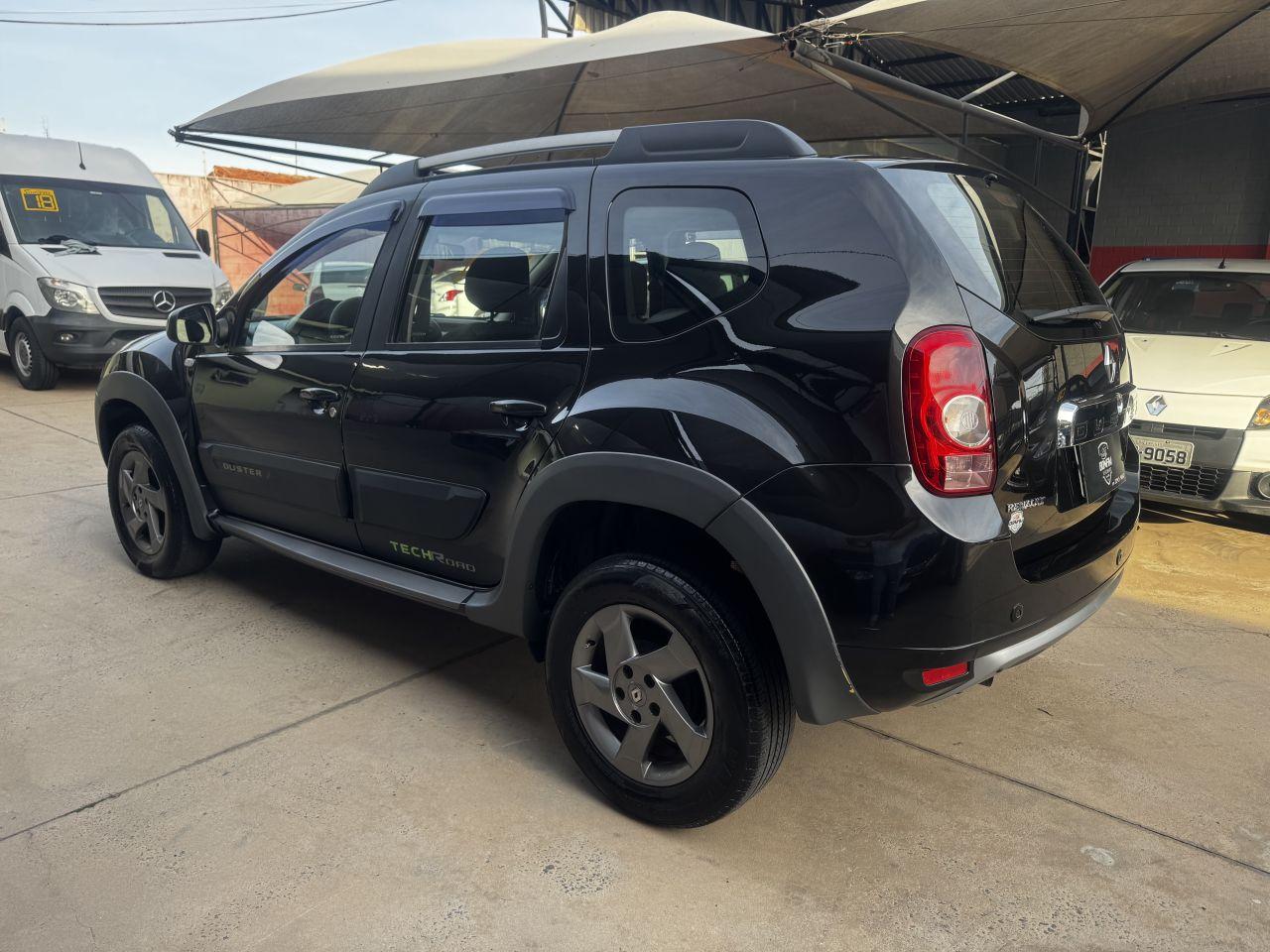 RENAULT Duster - Foto