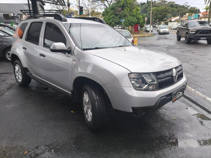 RENAULT Duster - Foto