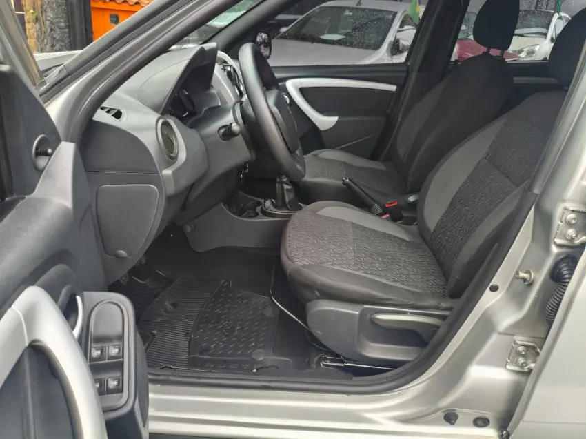 RENAULT Duster - Foto