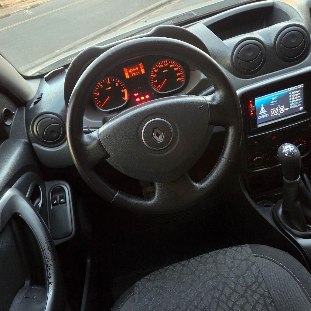 RENAULT Duster - Foto