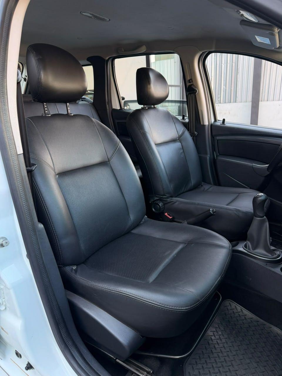 RENAULT Duster - Foto