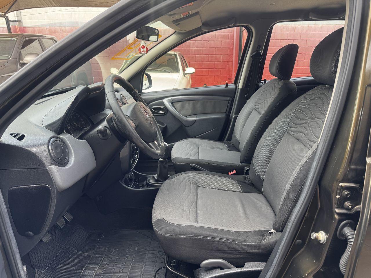 RENAULT Duster - Foto