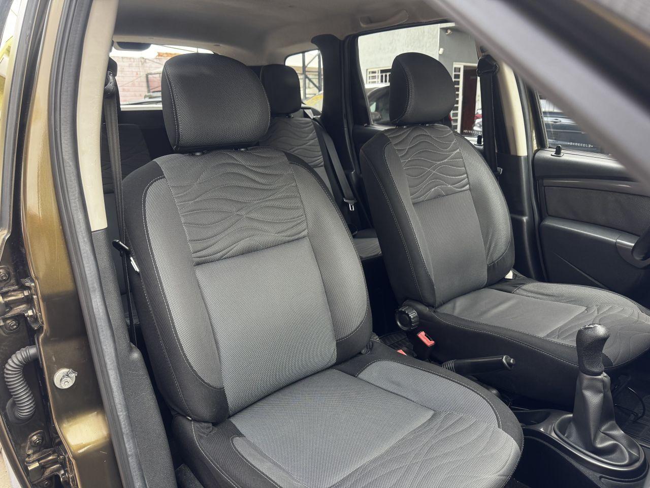 RENAULT Duster - Foto
