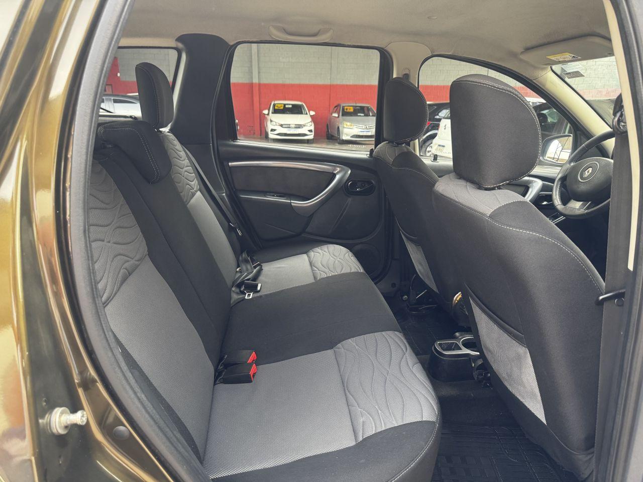 RENAULT Duster - Foto
