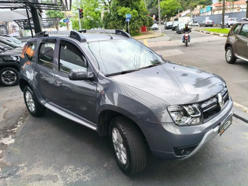 RENAULT Duster - Foto