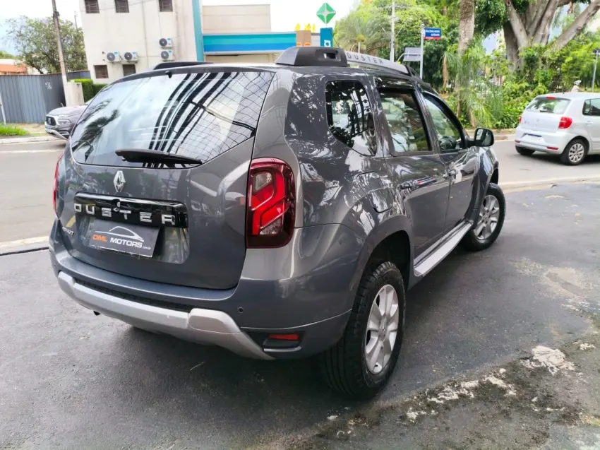 RENAULT Duster - Foto