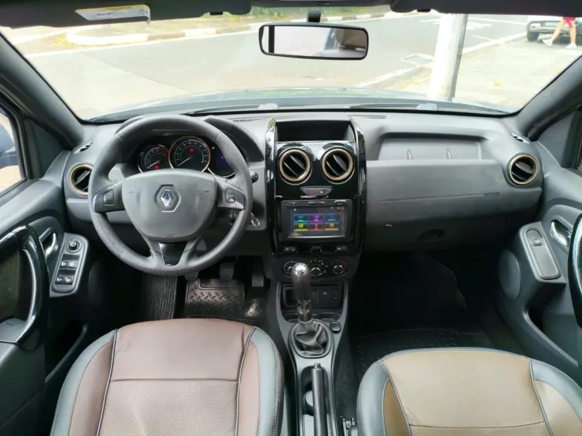 RENAULT Duster - Foto
