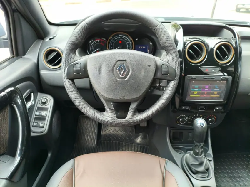 RENAULT Duster - Foto