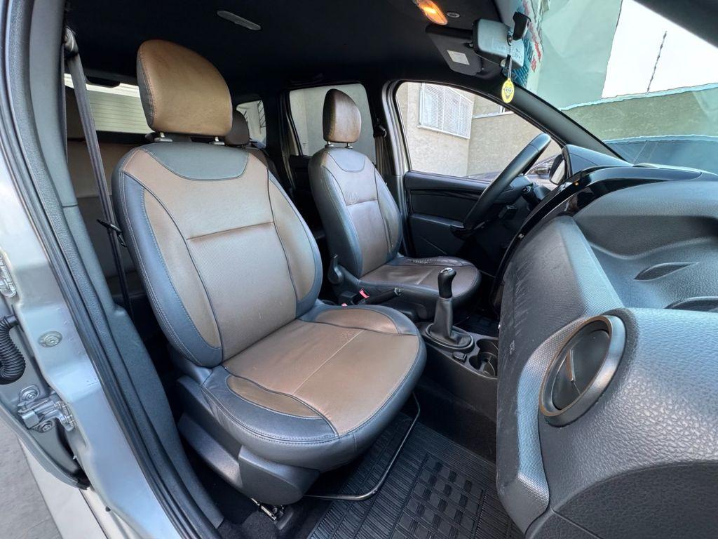 RENAULT Duster - Foto