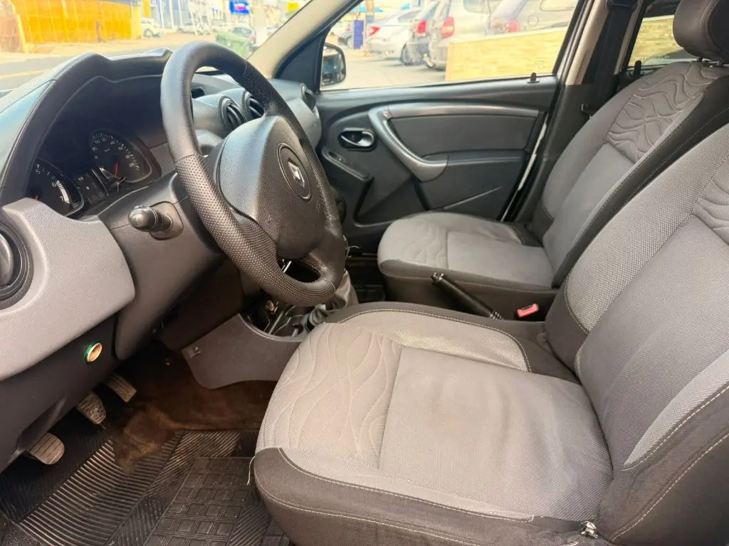 RENAULT Duster - Miniatura