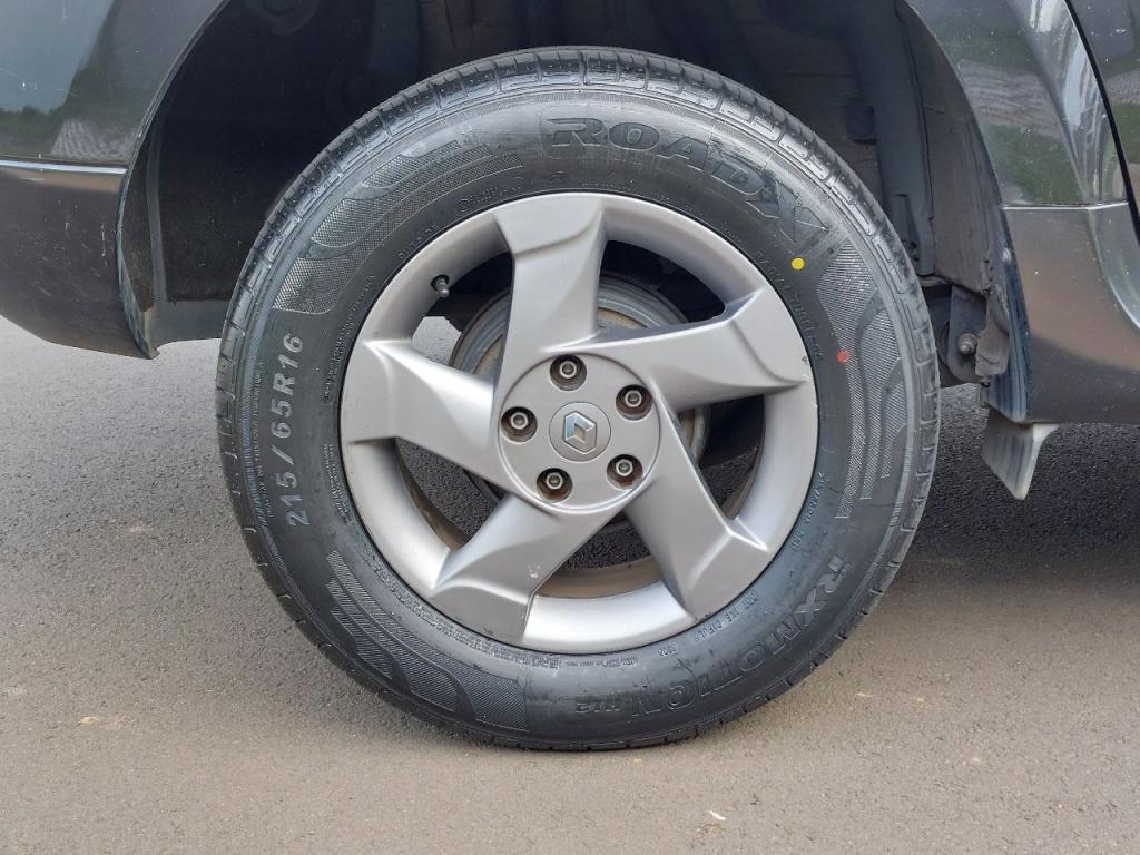 RENAULT Duster - Foto