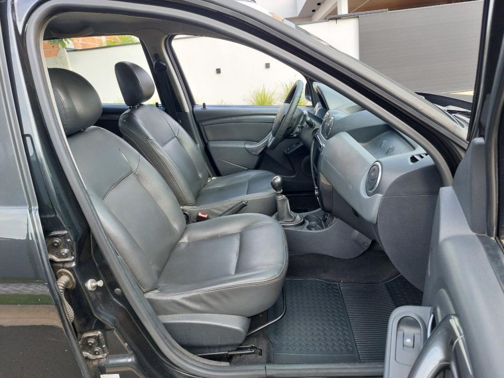 RENAULT Duster - Foto