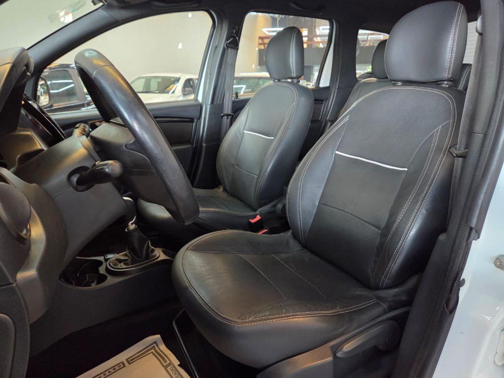 RENAULT Duster - Foto