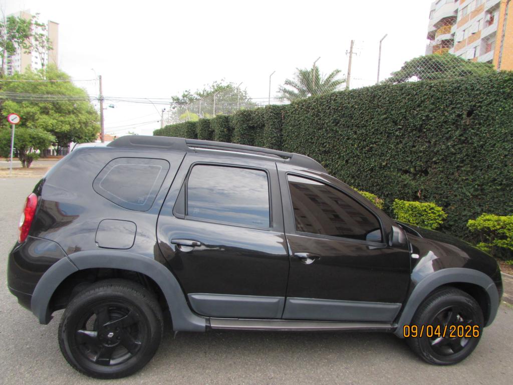 RENAULT Duster - Foto