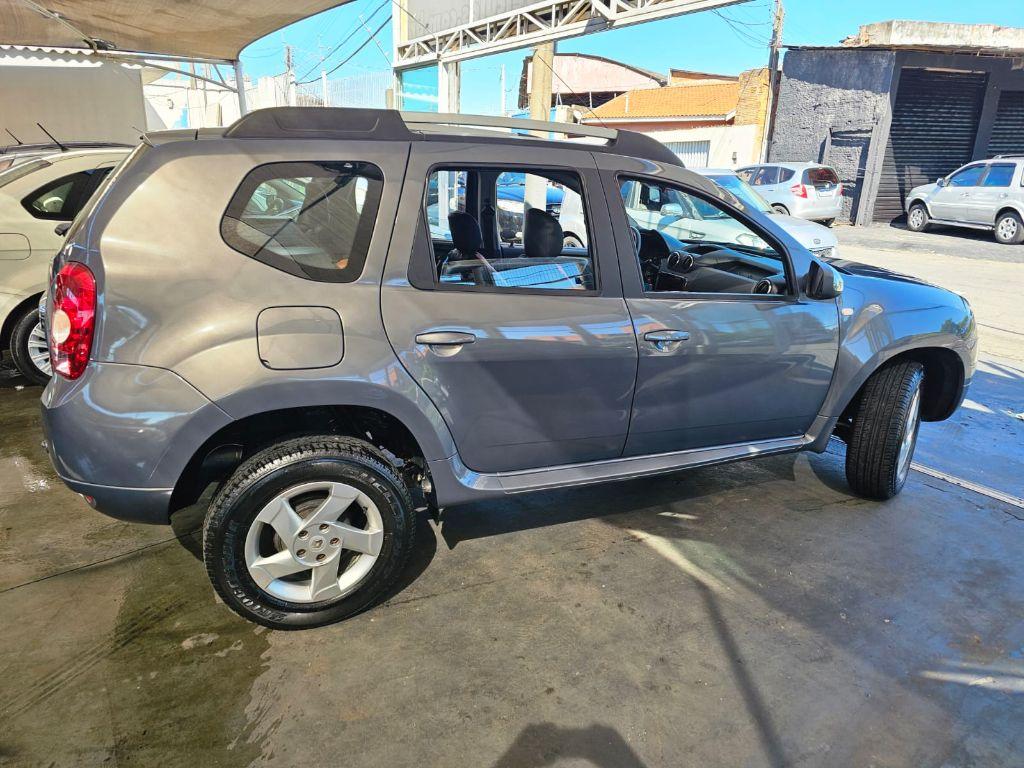 RENAULT Duster - Foto