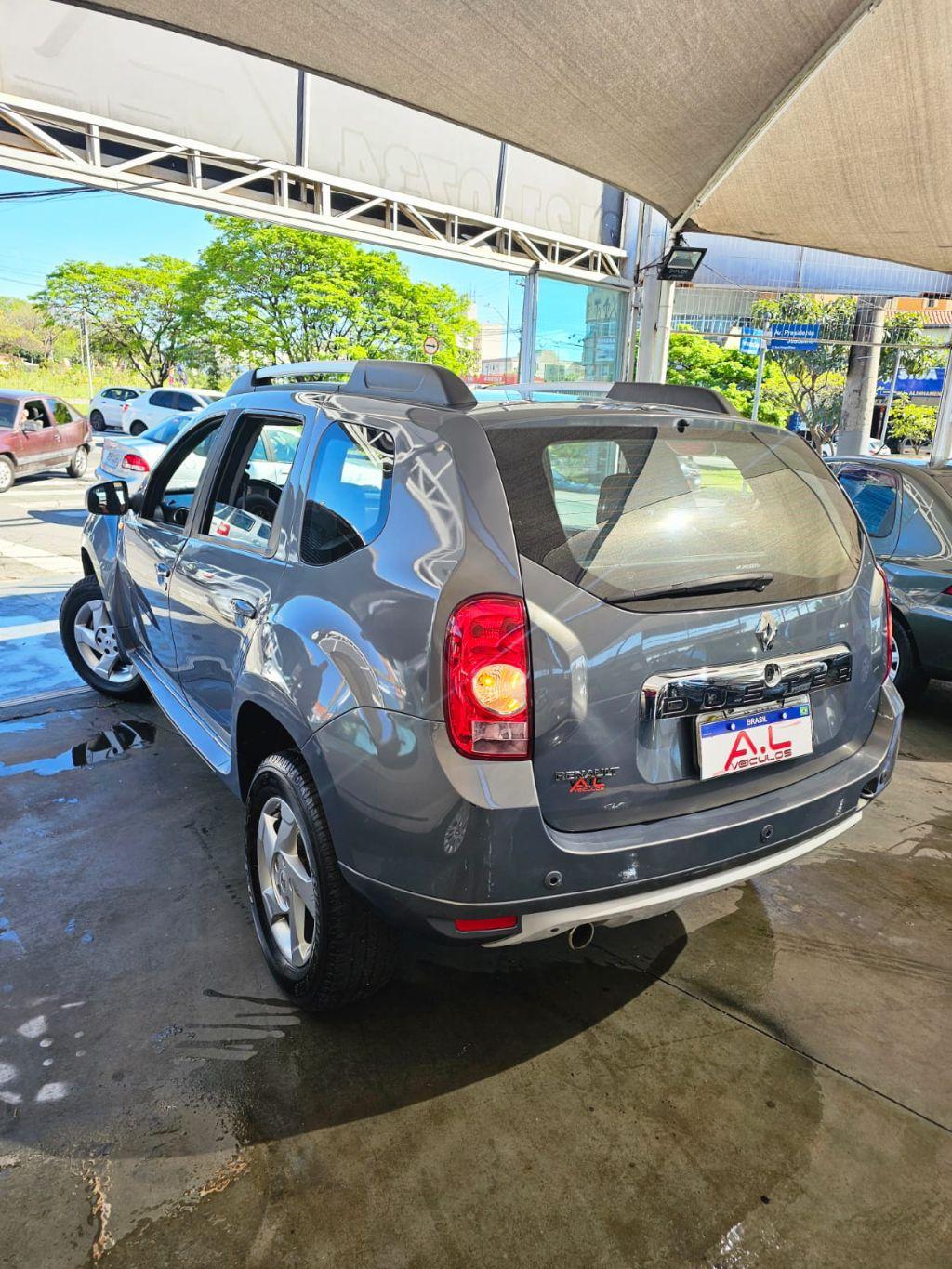 RENAULT Duster - Foto