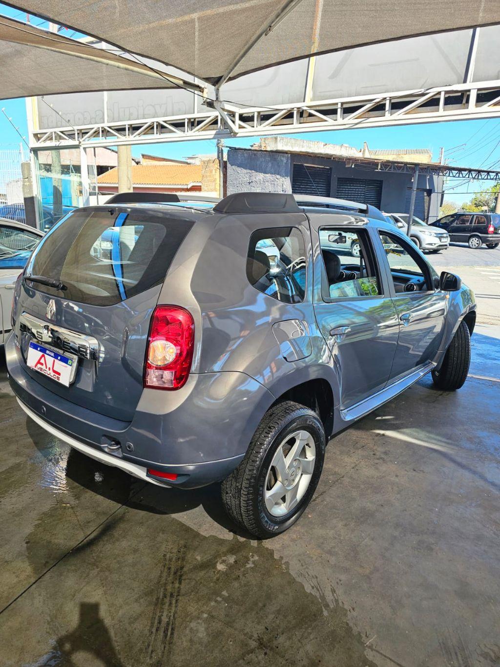 RENAULT Duster - Foto