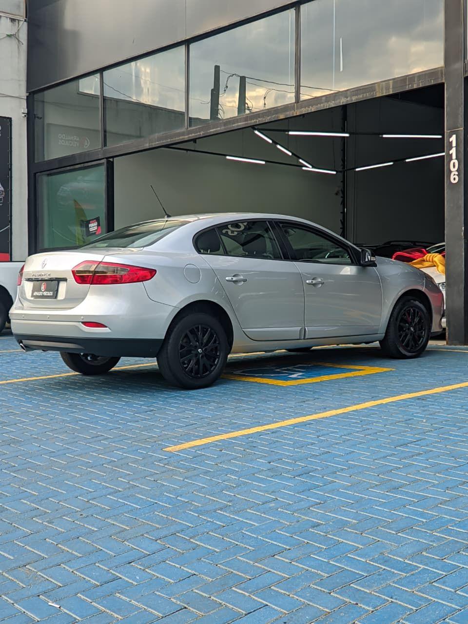 RENAULT Fluence - Foto