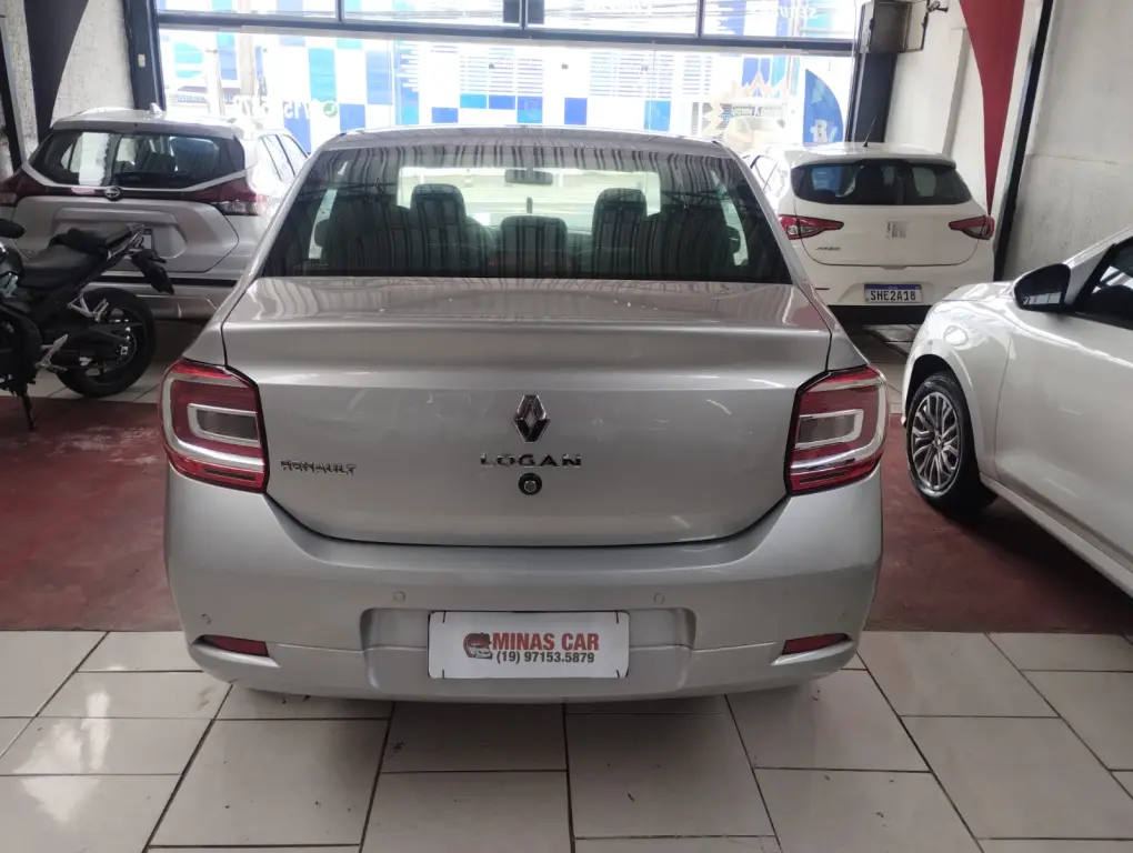RENAULT Logan - Foto