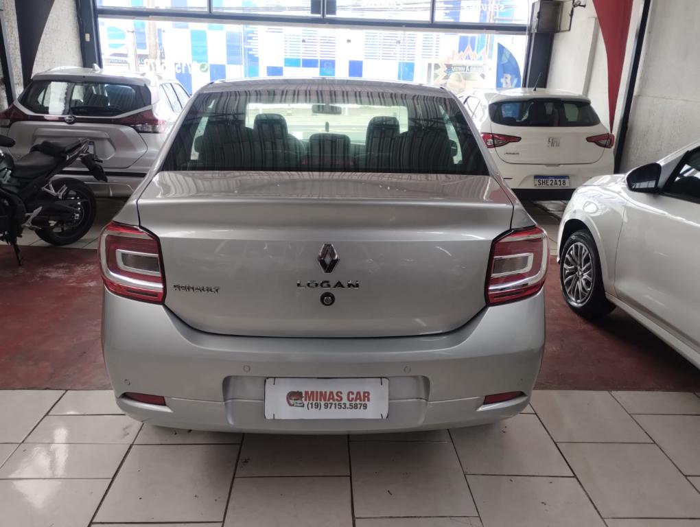 RENAULT Logan - Foto