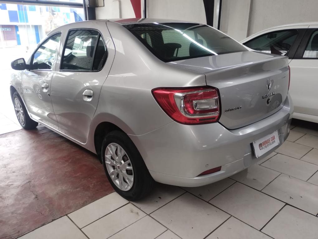 RENAULT Logan - Foto