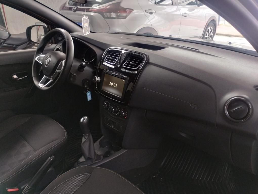 RENAULT Logan - Foto