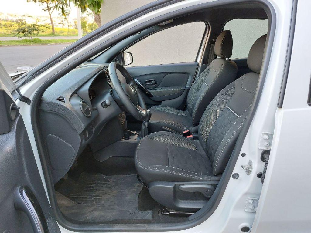 RENAULT Logan - Foto