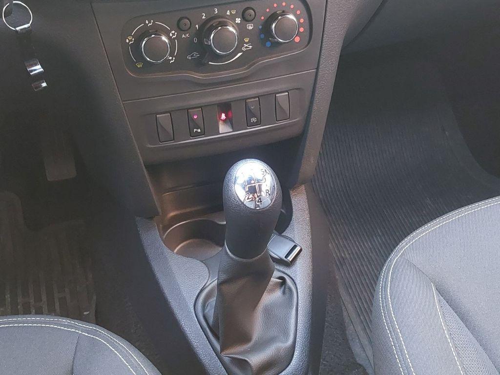 RENAULT Logan - Foto