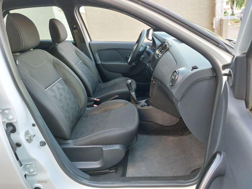 RENAULT Logan - Foto