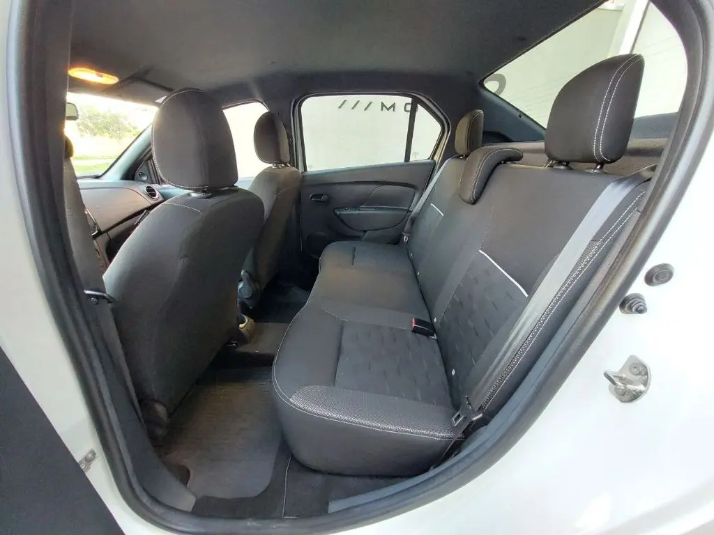 RENAULT Logan - Foto