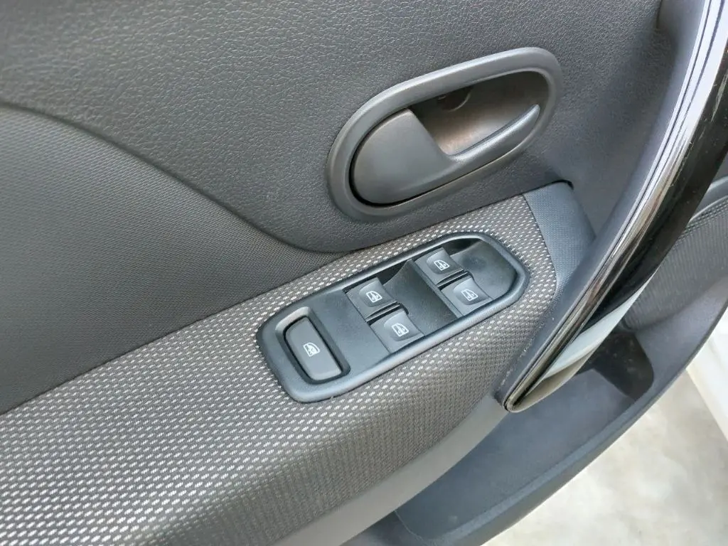 RENAULT Logan - Foto