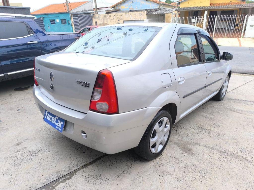 RENAULT Logan - Foto