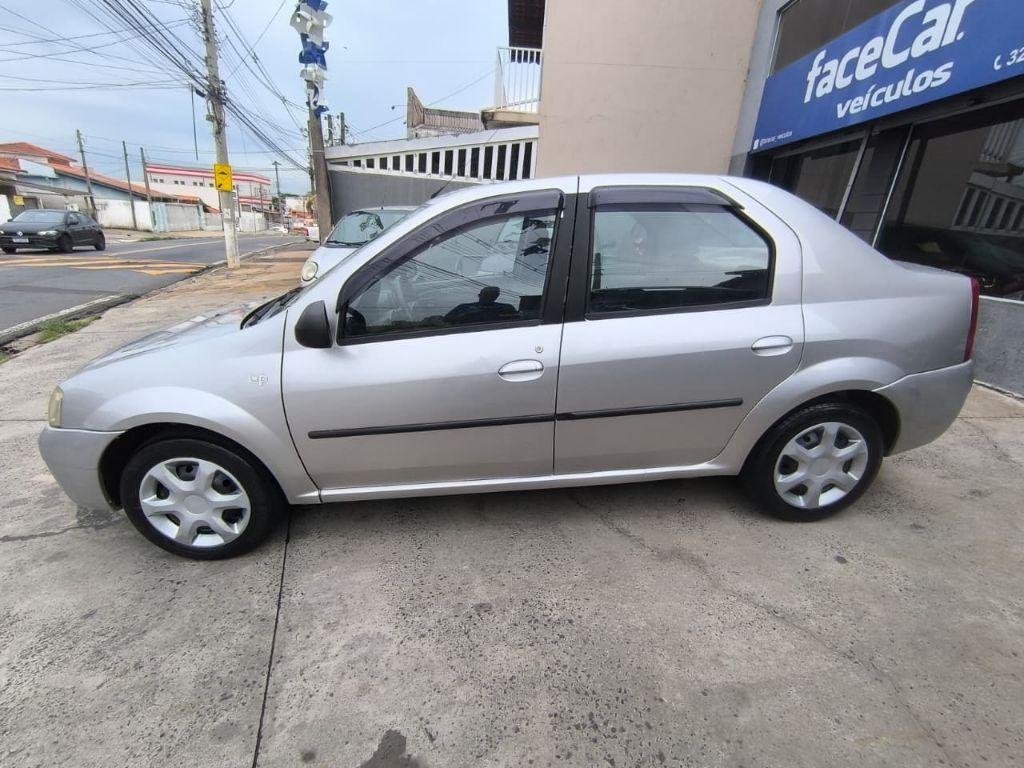 RENAULT Logan - Foto