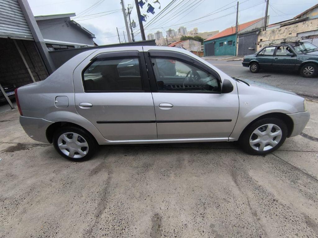 RENAULT Logan - Foto