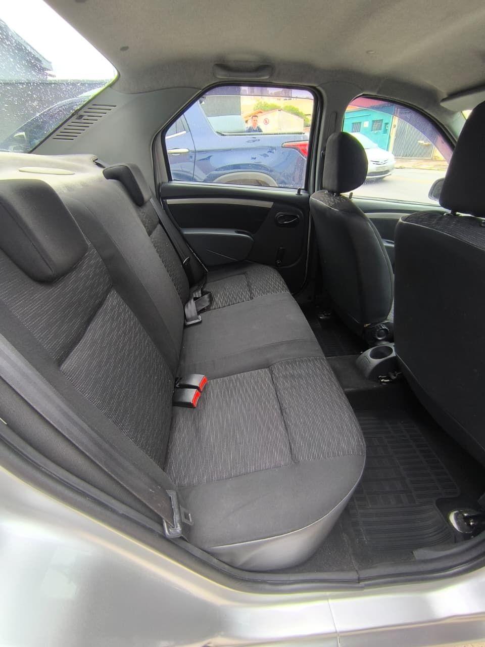 RENAULT Logan - Foto