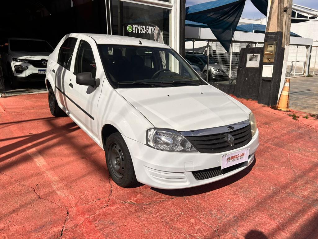 RENAULT Logan