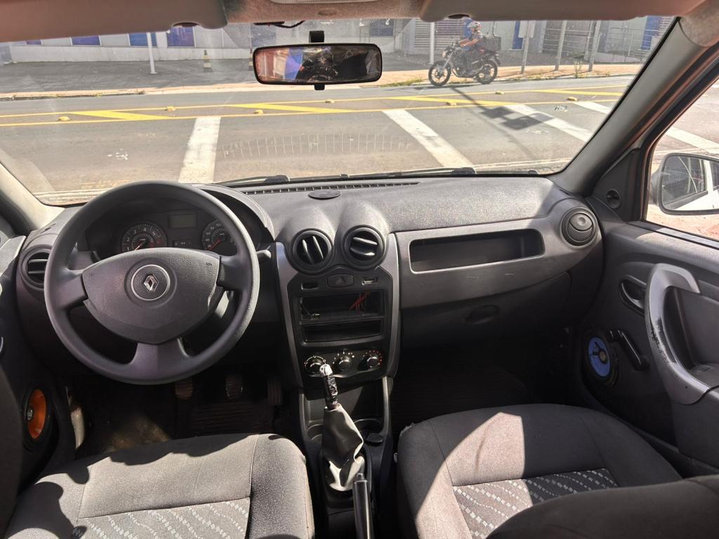 RENAULT Logan - Foto