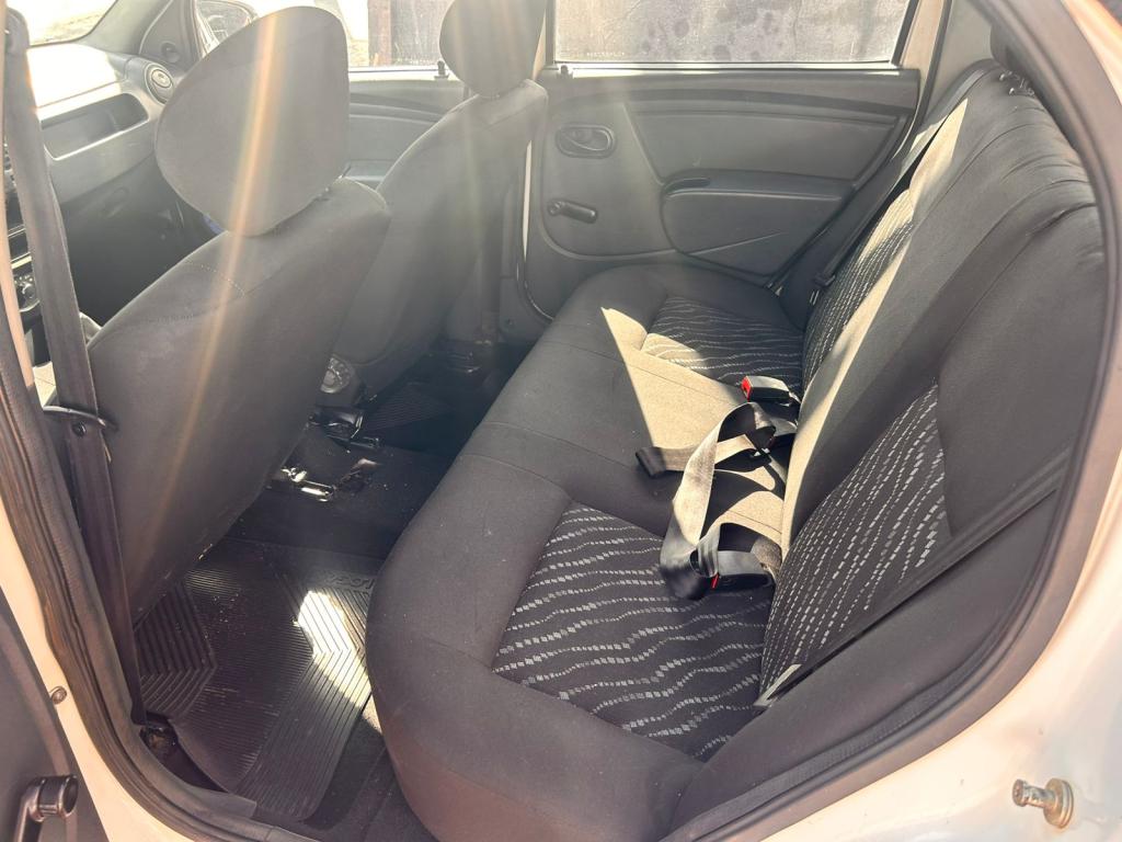 RENAULT Logan - Foto