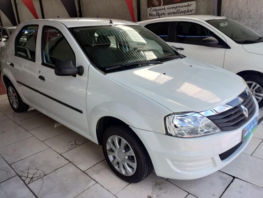 RENAULT Logan - Foto
